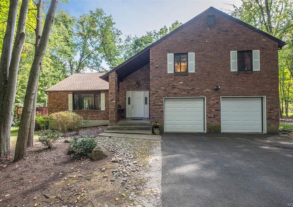 1st image of 199 Hook Mountain Ln