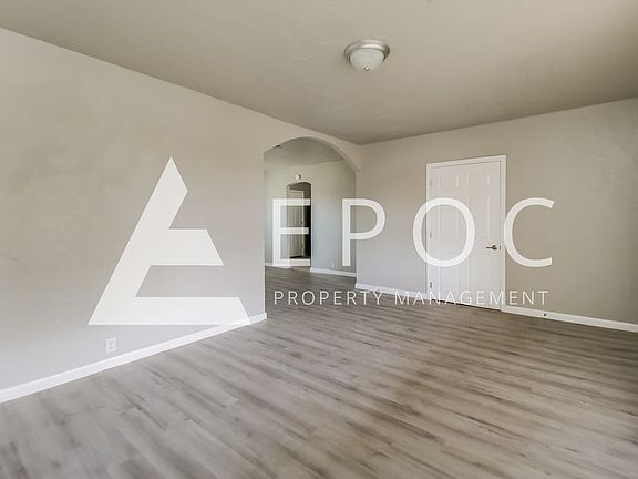 5th image of 104 Pine Ave