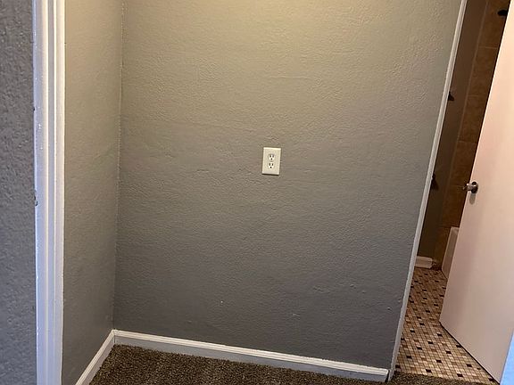 5th image of 1058 Forest Ct APT 4
