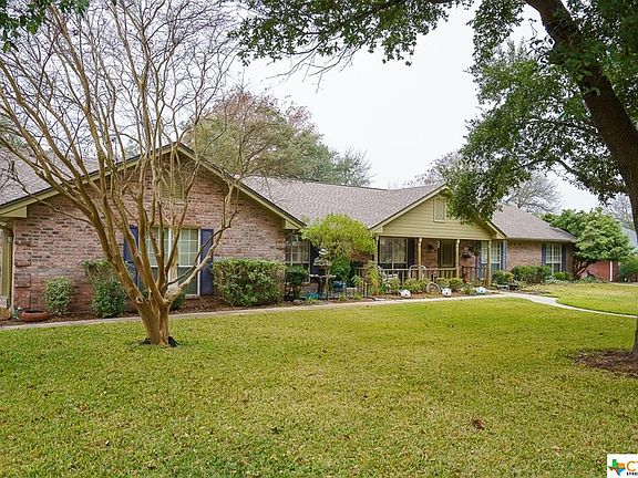 5th image of 708 Whispering Oaks Dr