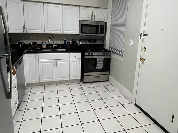 2nd image of 908 Main St APT 3