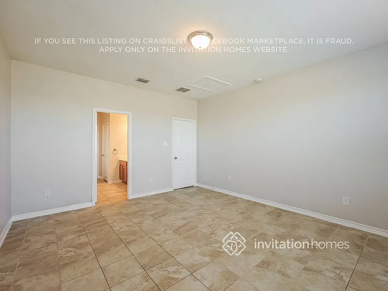 220 Colonial Blf — Photo 7