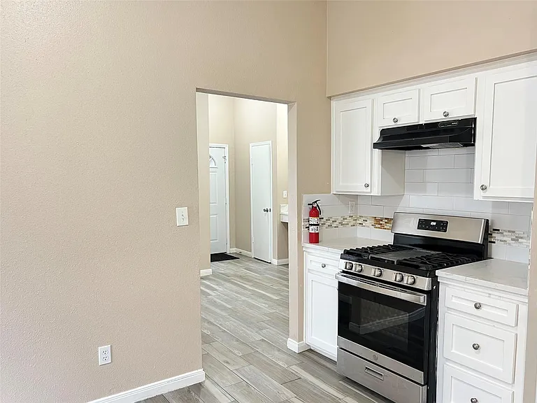 21414 Park Run Dr — Photo 14