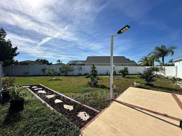 645 Majesty Dr — Photo 20