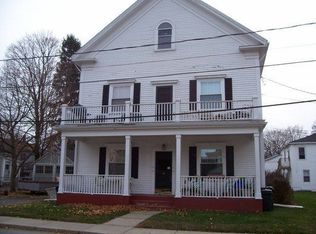 4 Colchester St APT 1, Amesbury, MA 01913