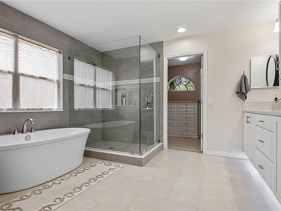 5th image of 5112 Mayfair Park Ct