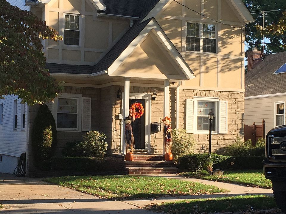 1st image of 37 Sawyer Ave