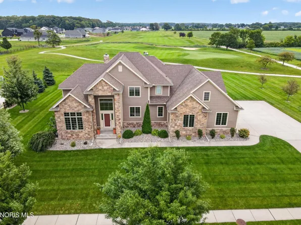 1526 Jacobs Dr, Oregon, OH 43616