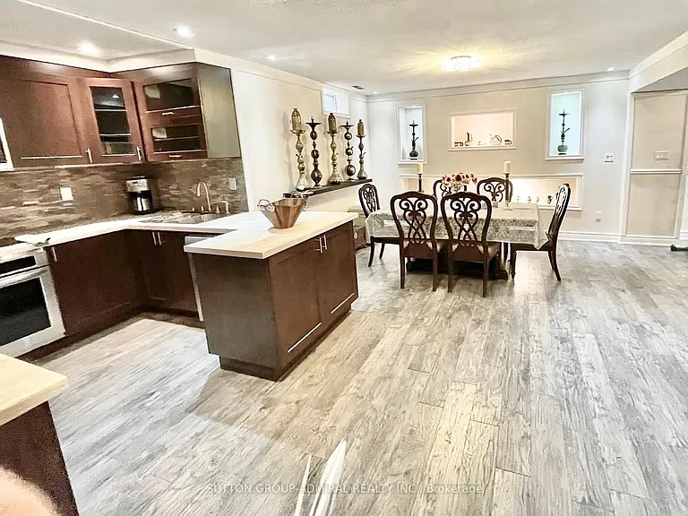 22 Waltham Cres #BASEMENT — Photo 8