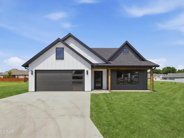 2209 Modern Ave, Carthage, MO 64836