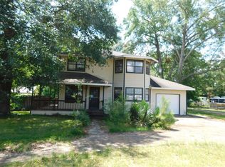 201 1st St E, New Augusta, MS 39462