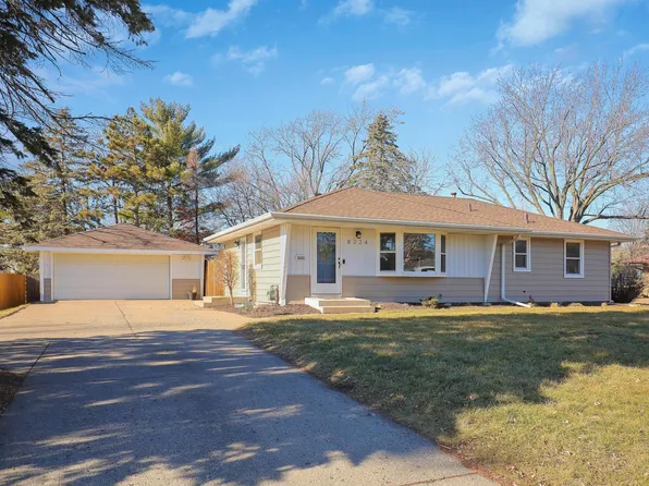 8224 York Ave S, Bloomington, MN 55431