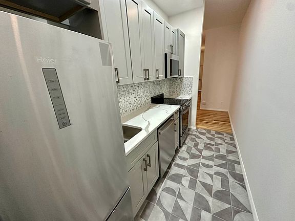 4th image of 233 W 15th St APT 3E