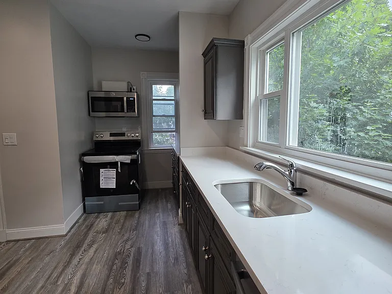 26 Warner St #1 — Photo 3