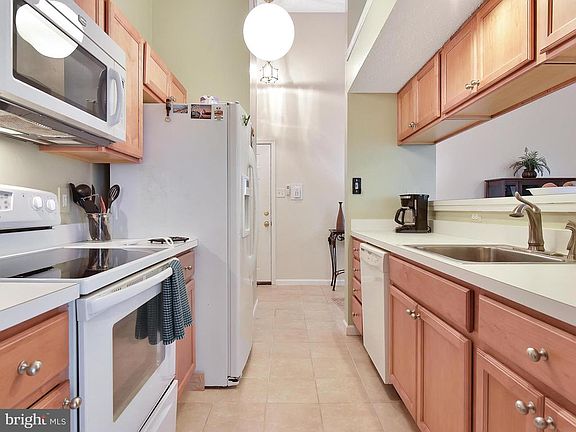3rd image of 13112 Briarcliff Ter #5-110