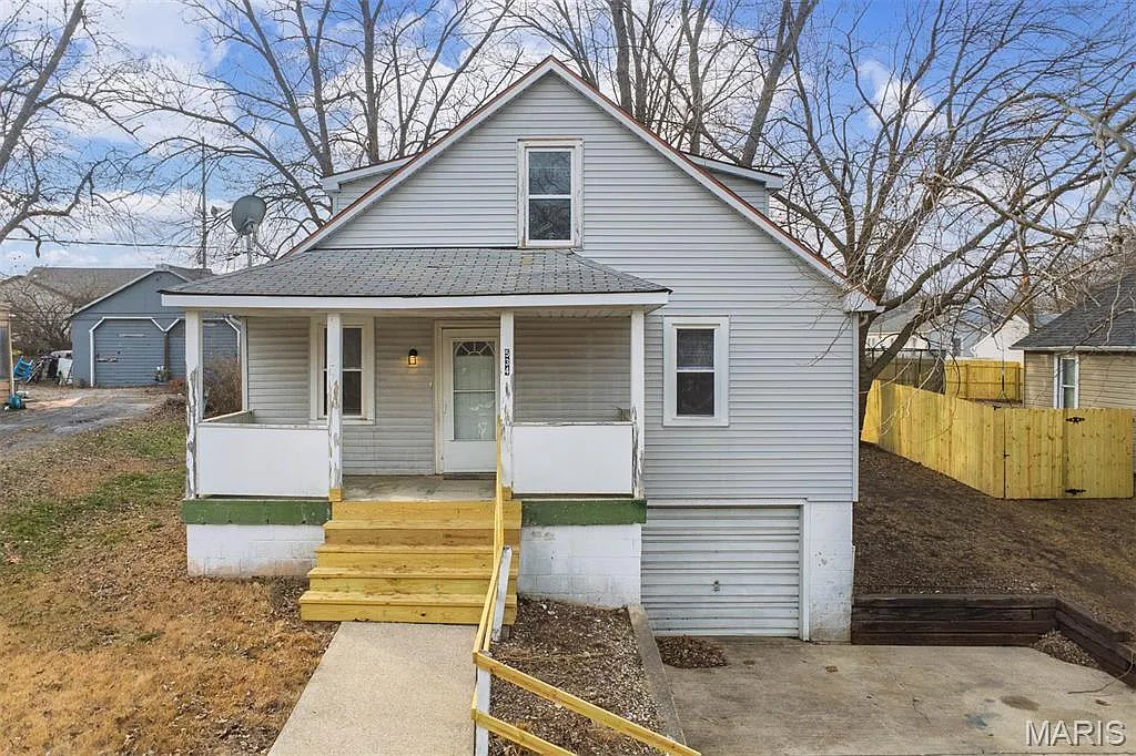 534 Poplar St photo 1