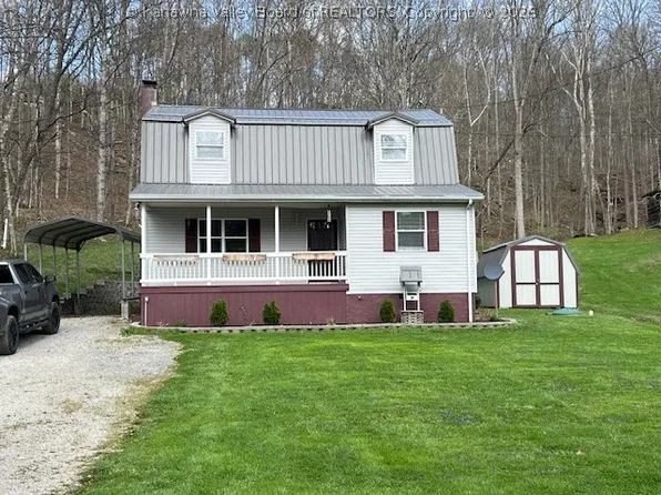 142 Pine Lake Dr, Scott Depot, WV 25560