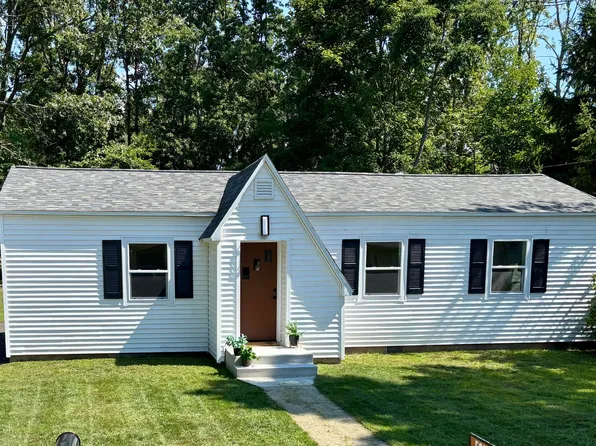 1417 Carleton St, Whitehall, MI 49461