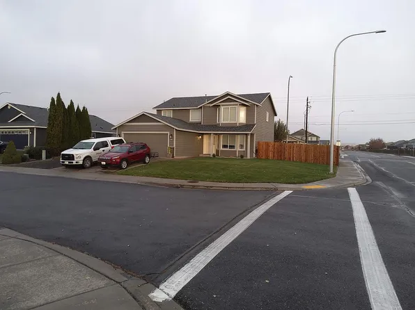 101 Mount Hood St, Moxee, WA 98936
