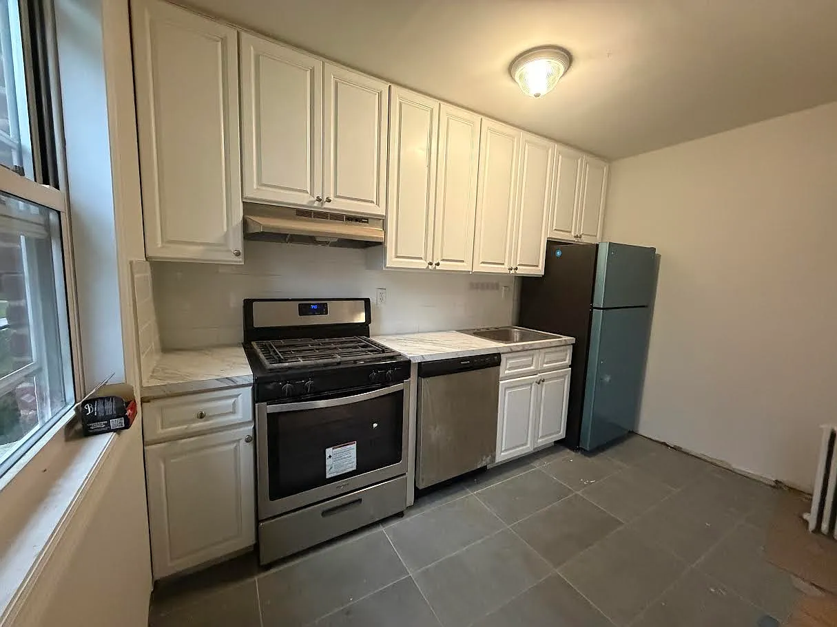 223rd Pl, Oakland Gardens — Photo 3