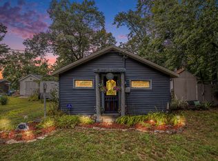 58858 River Heights Dr, Three Rivers, MI 49093