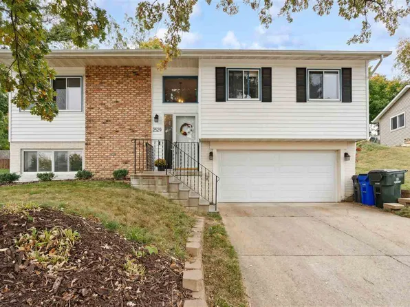 2529 M Ave NW, Cedar Rapids, IA 52405
