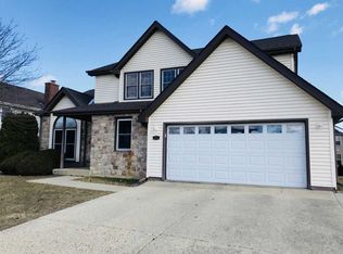 155 Fern Rd, Lake Zurich, IL 60047