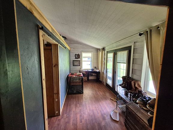 5th image of 678 Baggs Rd