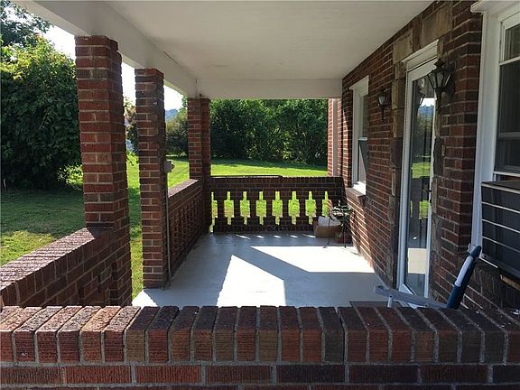 4th image of 447 1st Ave