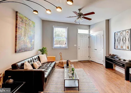 1620 Light St Photo 1