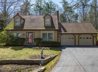 14 Olde Fort Rd, Cape Elizabeth, ME 04107