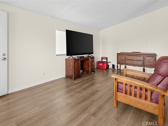 4th image of 1931 E Meats Ave