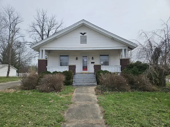 600 N 1st St, Fairfield, IL 62837