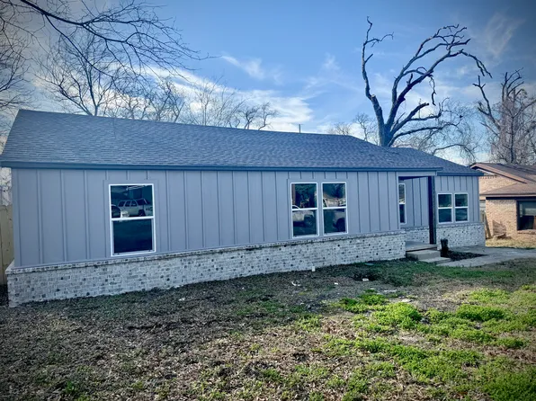 1448 Crescent Dr, Tyler, TX 75702