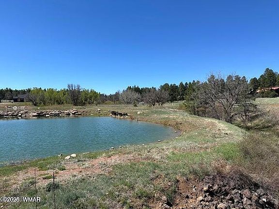2nd image of 1301 Lakeside Trl