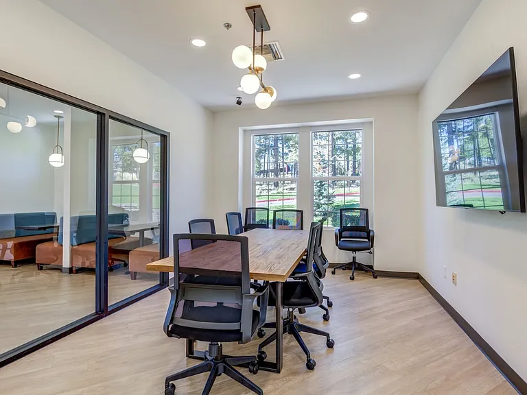 Sterling Pointe — Photo 16