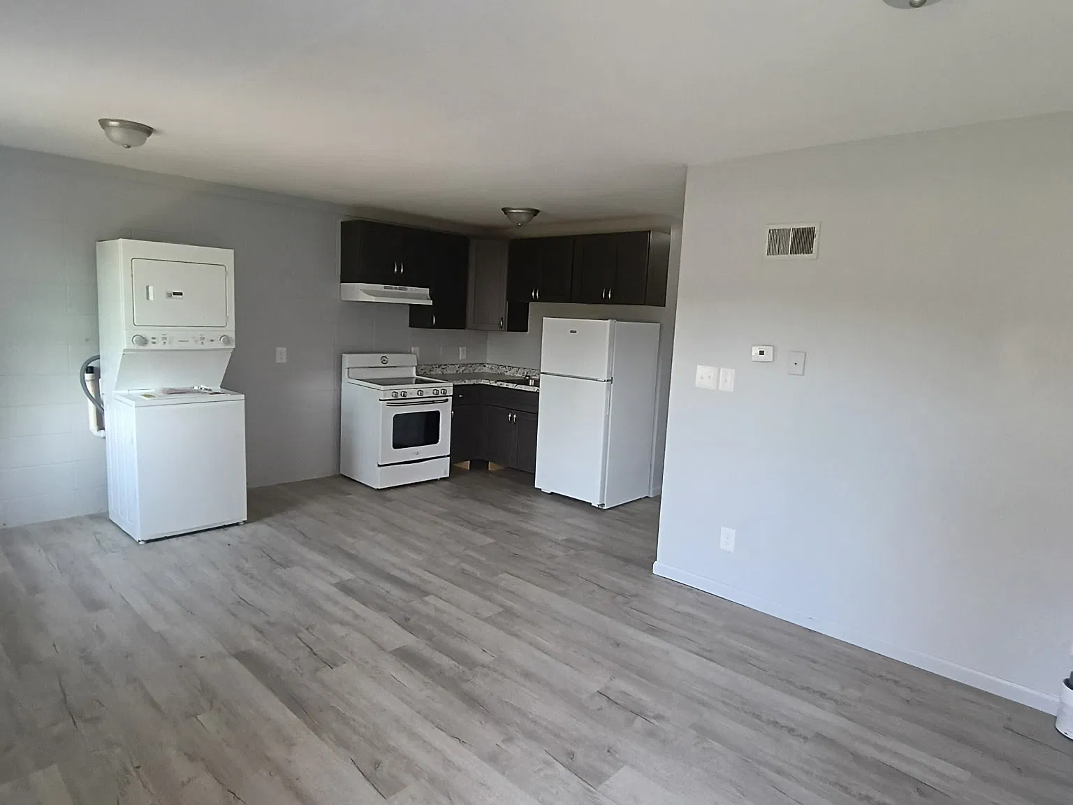 1 bed, 694 sqft, $950 — Photo 2