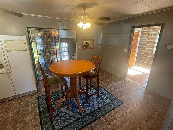 4th image of 1009 Mount Vernon Cir