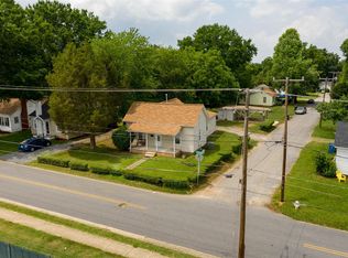 345 14th Ave NE, Hickory, NC 28601