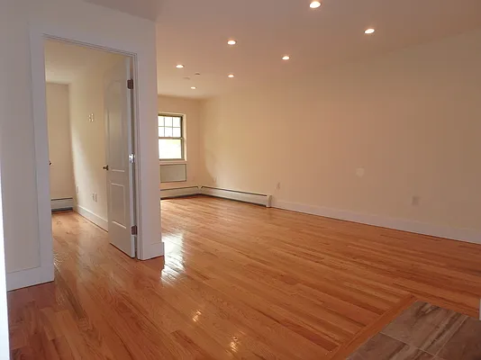 Rented by MAC Realty NY | media 4