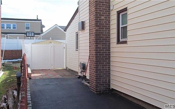 2nd image of 1019 Rosegold St