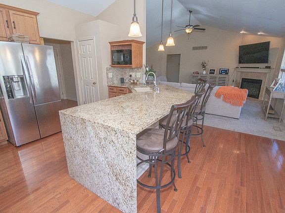 4th image of 11356 Sheffield Ln