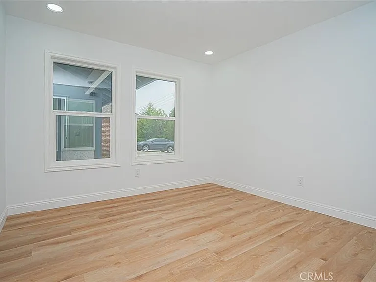 3518 N Mills Ave — Photo 23