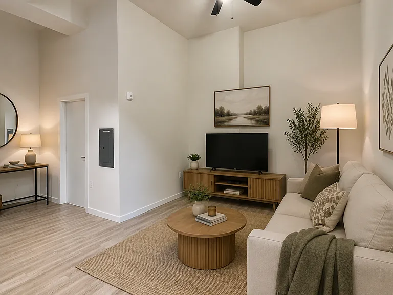 Vibrant Studio Apartment - Belmont St — Photo 19