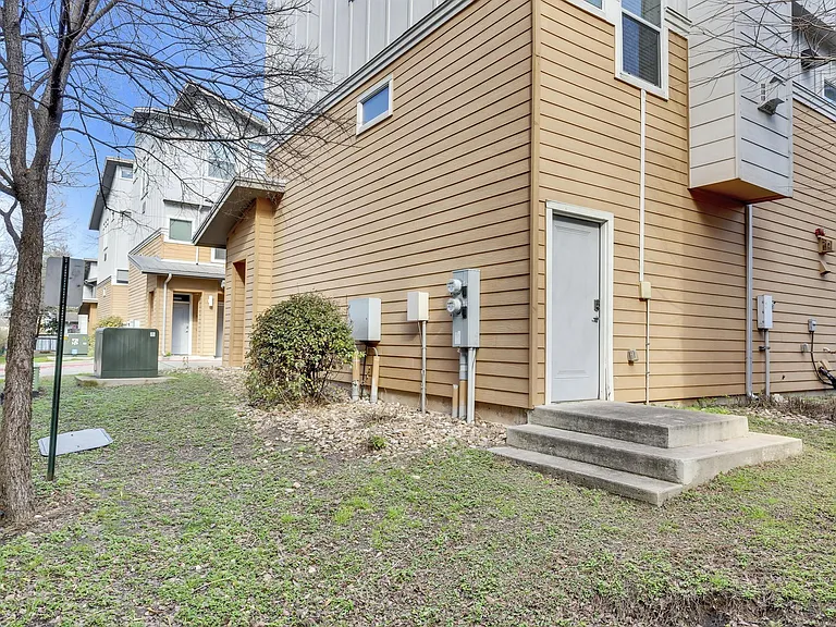 2606 Wilson St #402 — Photo 19