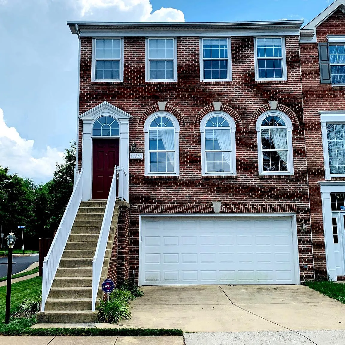 4 bed, 3.5 bath, 2932 sqft, $3,300 — Photo 1