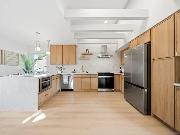 4751 Lamont St, San Diego, CA 92109