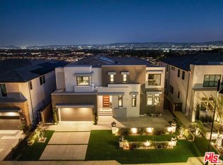 20524 W Shelley Ln, Northridge, CA 91326