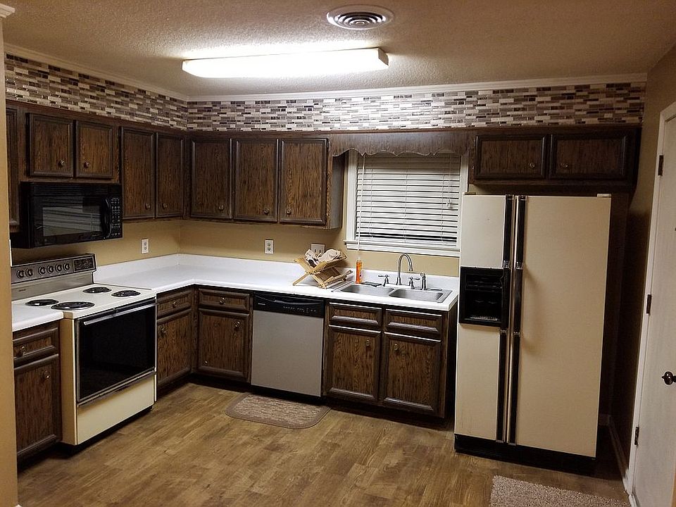 2nd image of 1300 Normandy Ln