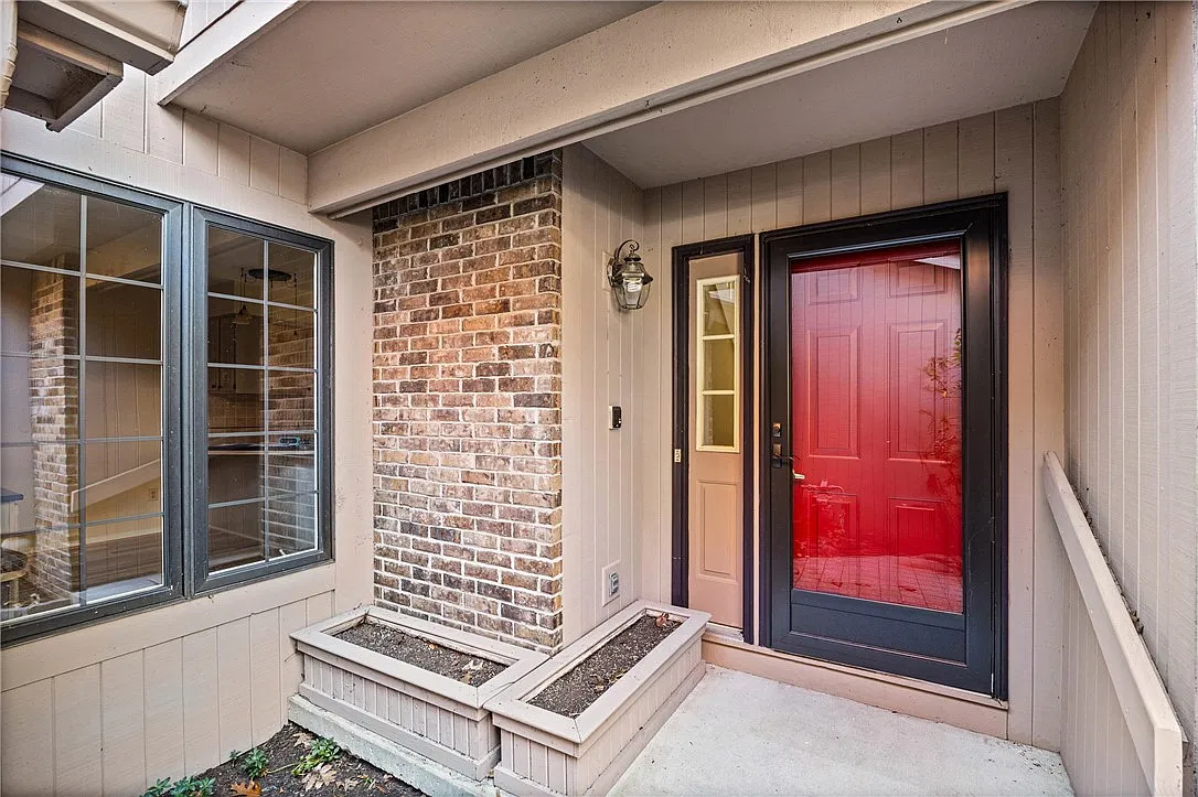 2 bed, 3.0 bath, 1945 sqft, $3,260 — Photo 3
